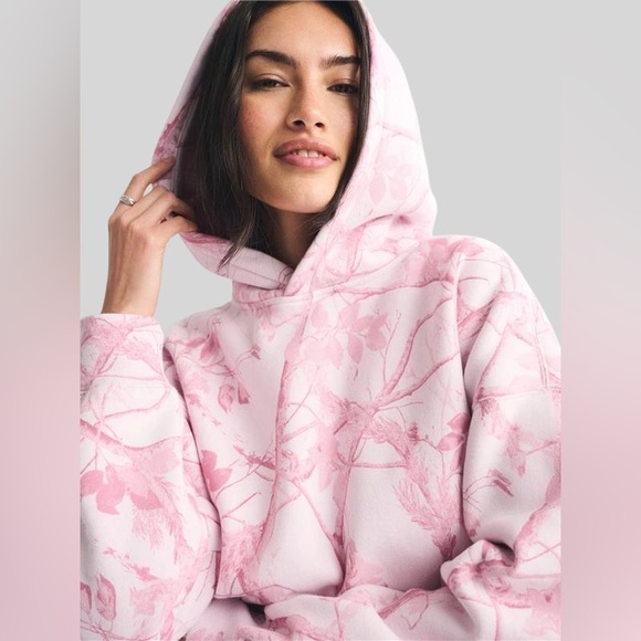 Abercrombie Sunday Hoodie in Pink Camo - Picture 7 of 7